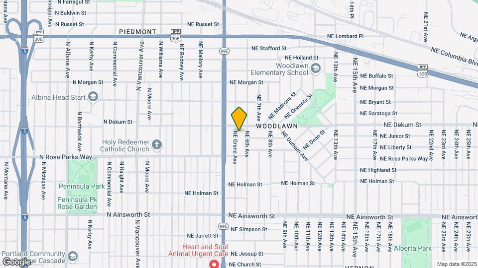 6822 NE Grand Ave Map and Location Details