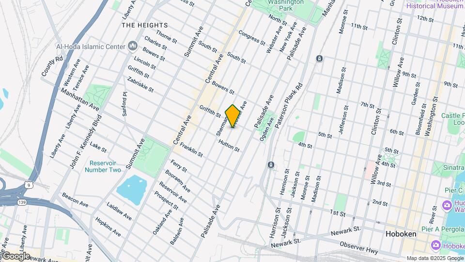 162 Webster Ave Map and Location Details