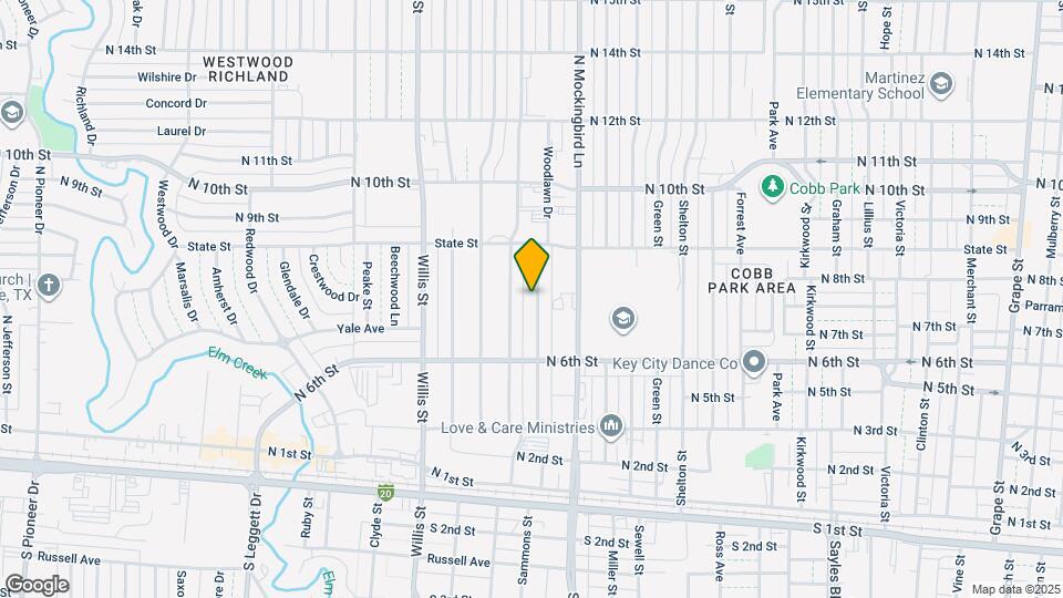 726 Woodlawn Dr Map and Location Details