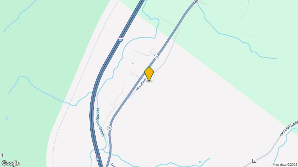 40 Woodbury Rd Map and Location Details