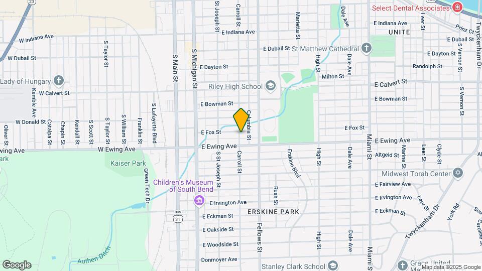 302 E Fox St Map and Location Details