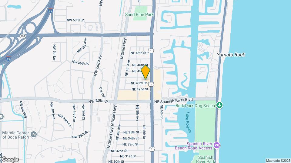 561 NE 43rd St-Unit -14 Map and Location Details