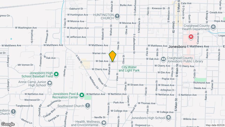 923 W Oak Ave Map and Location Details