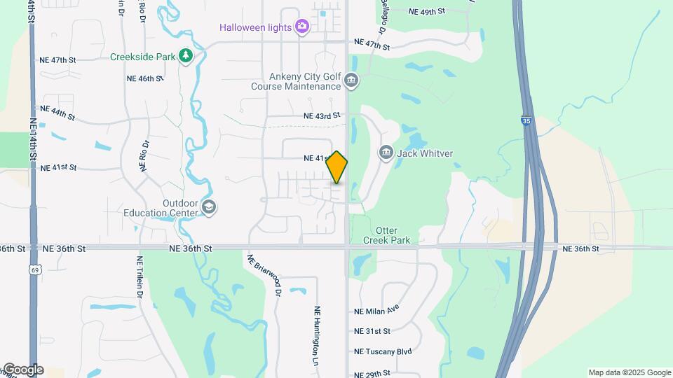 3911 NE Gardenia Ln Map and Location Details