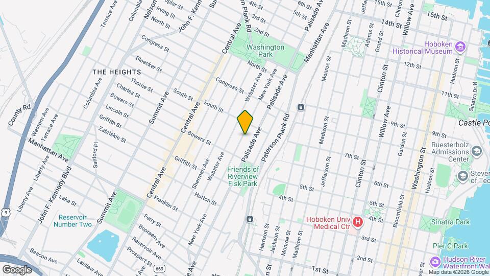 320 New York Ave Map and Location Details