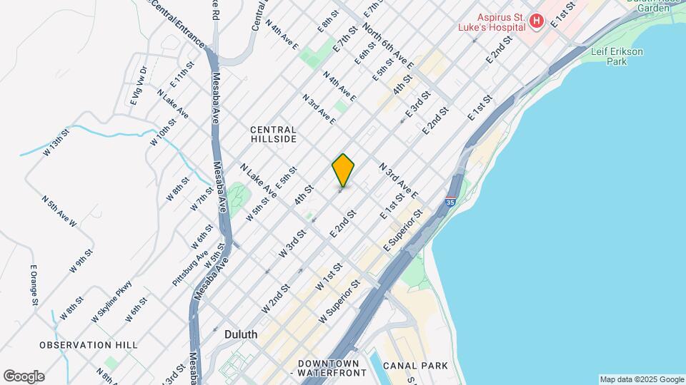 118 E 3rd St Mapa y Detalles de la Ubicación