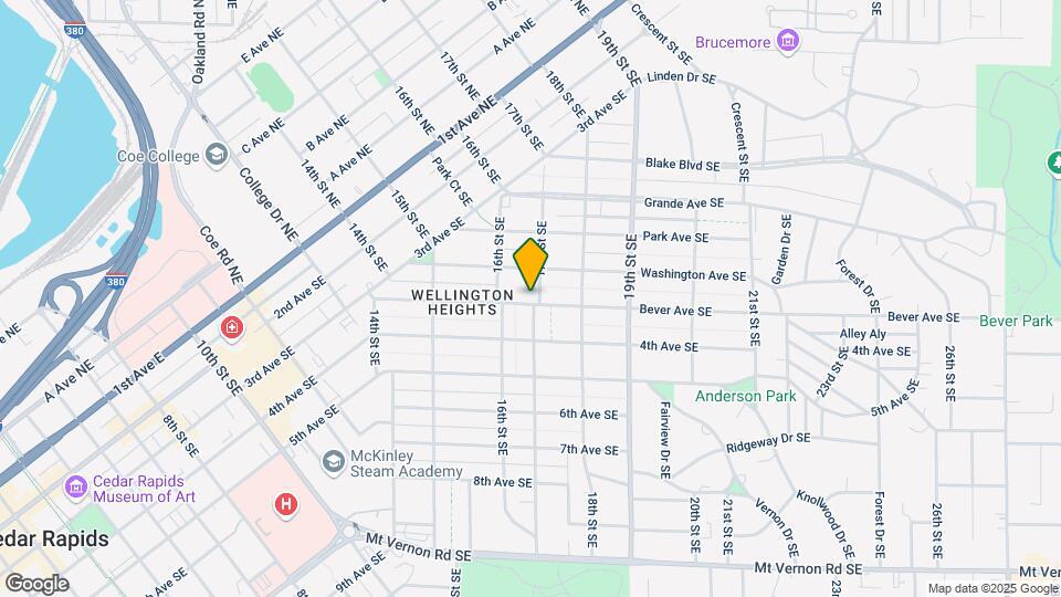 377 SE 17th St Map and Location Details