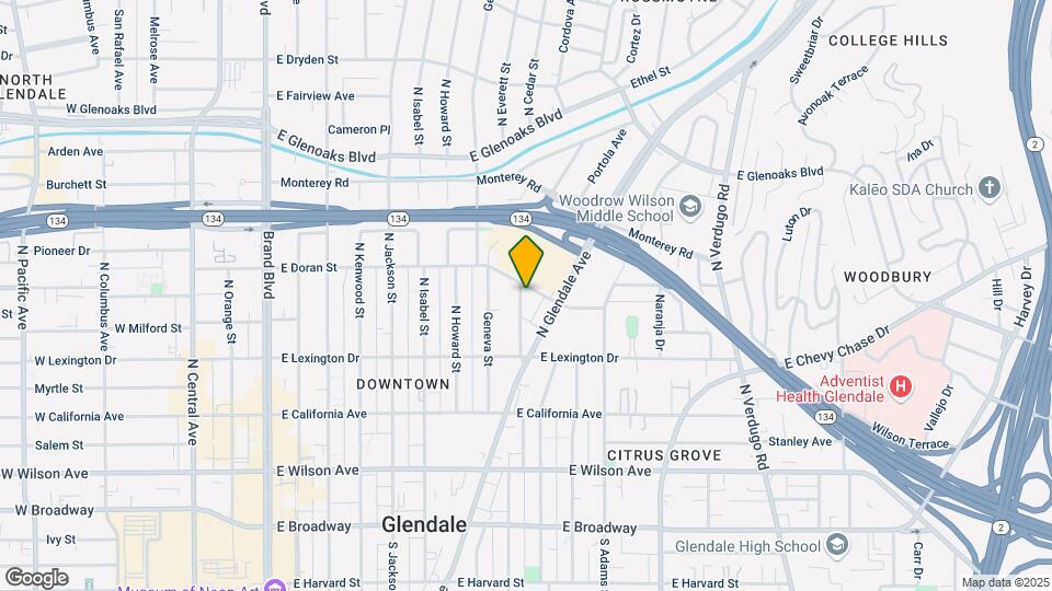 518 N Everett St Map and Location Details