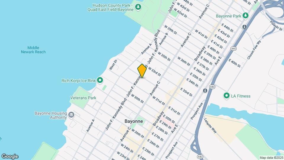 98 W 32nd St Map and Location Details