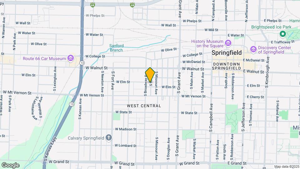 923 W Elm St Map and Location Details