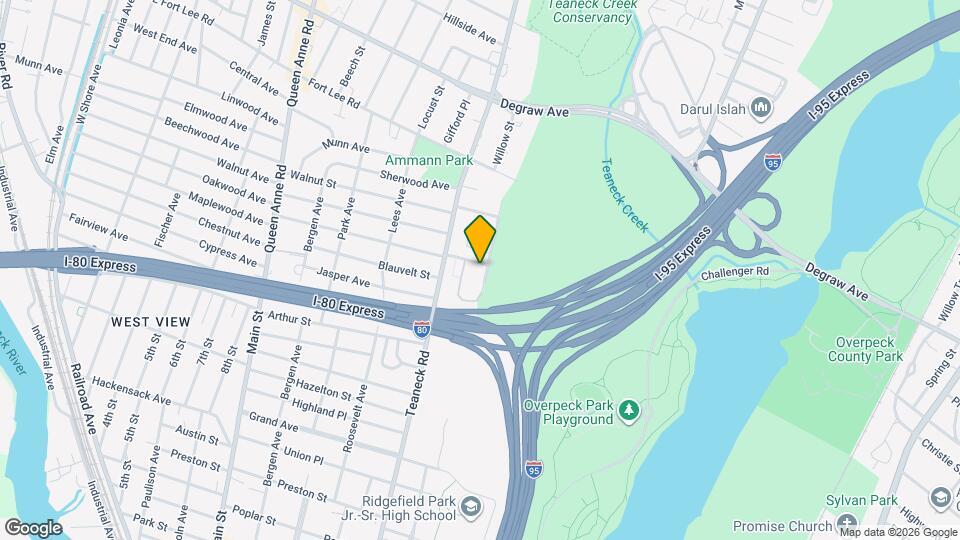 142 E Maple St Map and Location Details