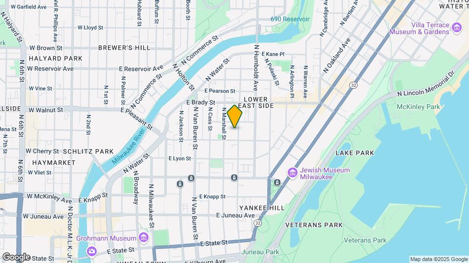 1621 N Astor St, Unit Lower Mapa y Detalles de la Ubicación