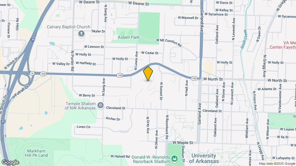 933 N Oak Dr Map and Location Details
