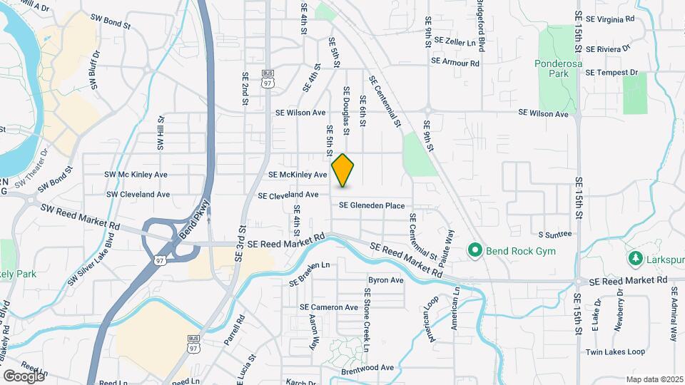 935 SE Douglas St Map and Location Details