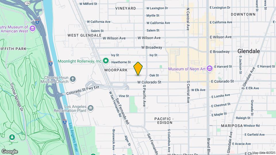 526 Oak St Map and Location Details