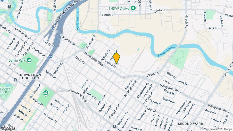 305 N Ennis St Map and Location Details
