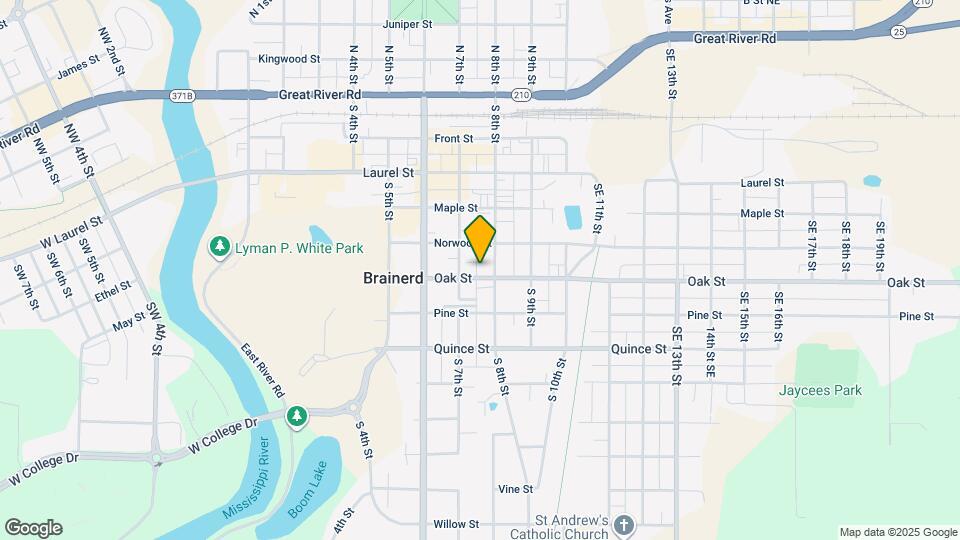 715 Oak St Map and Location Details
