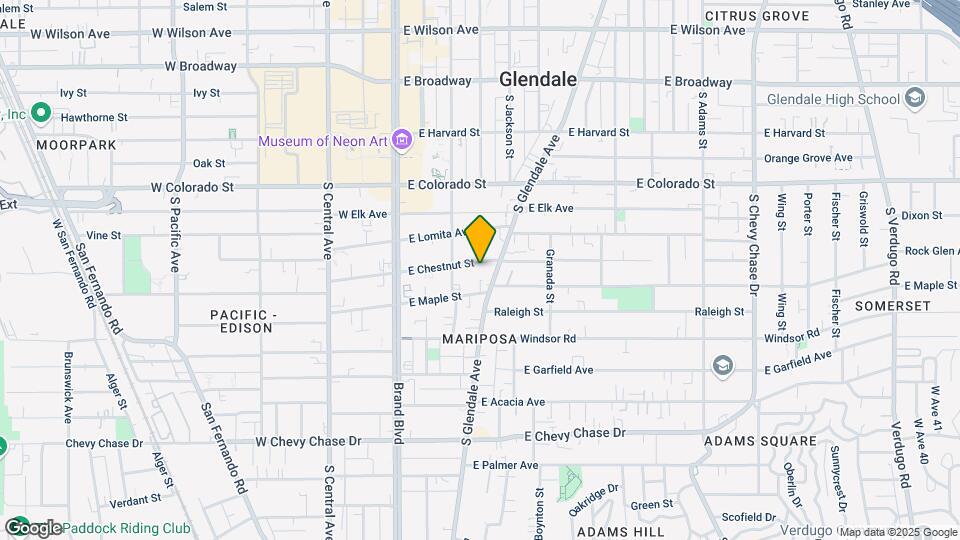 326 E Chestnut St Map and Location Details