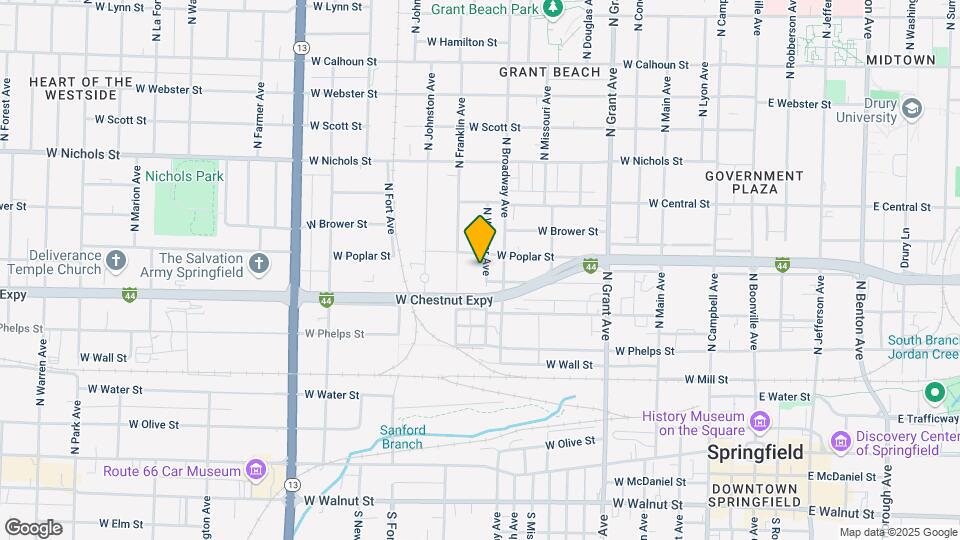 711 N Weaver Ave Mapa y Detalles de la Ubicación
