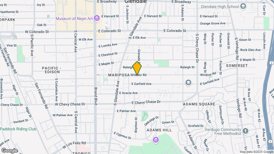 528 E Windsor Rd Mapa y Detalles de la Ubicación