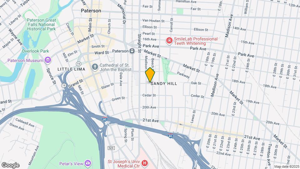 30 Oak St Mapa y Detalles de la Ubicación