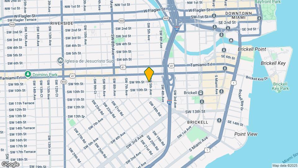 900 SW 5th Ave Map and Location Details
