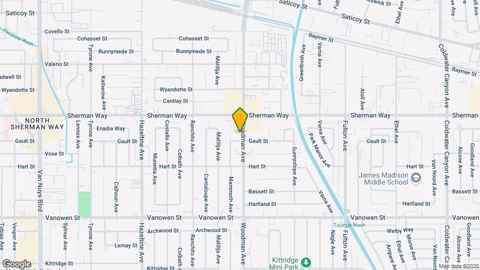 7107 Woodman Ave Mapa y Detalles de la Ubicación