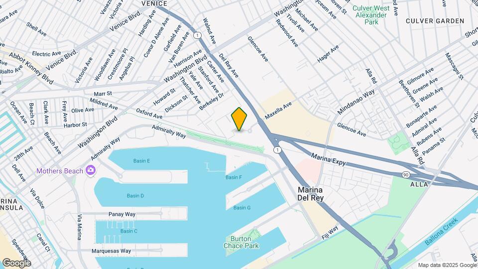 13700 Marina Pointe Dr Mapa y Detalles de la Ubicación