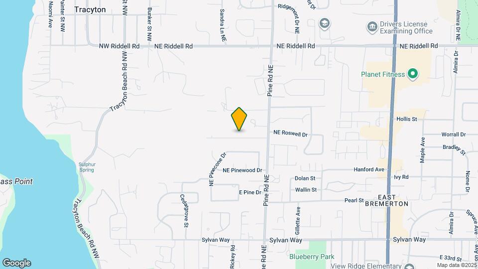 596 NE Nantucket St Map and Location Details