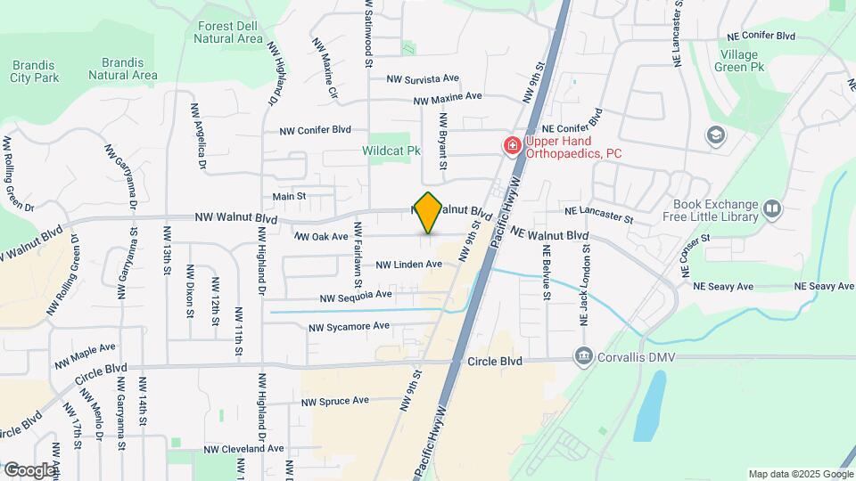 588 NW Oak Ave Map and Location Details