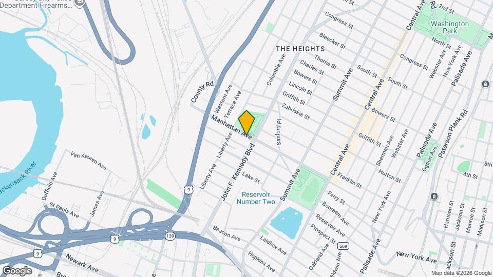 213 Manhattan Ave Map and Location Details