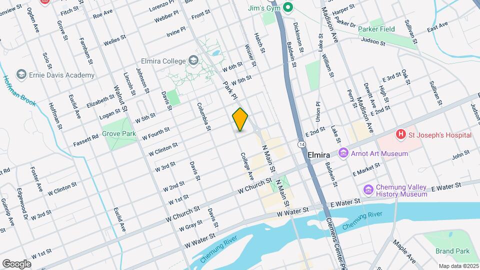 220 W 3rd St Mapa y Detalles de la Ubicación