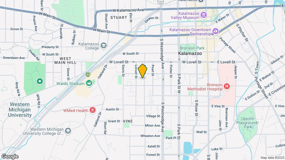 520 Oak St Map and Location Details