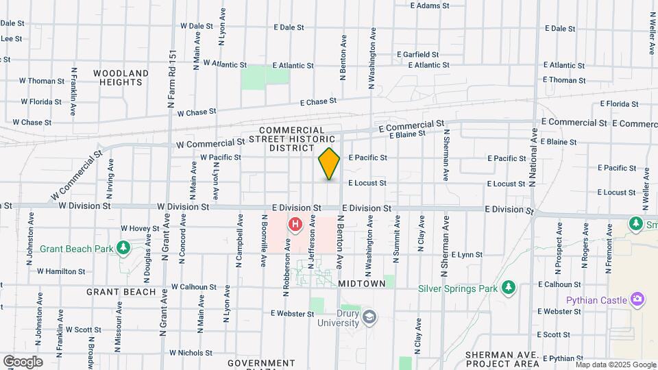 424 E Locust St Map and Location Details