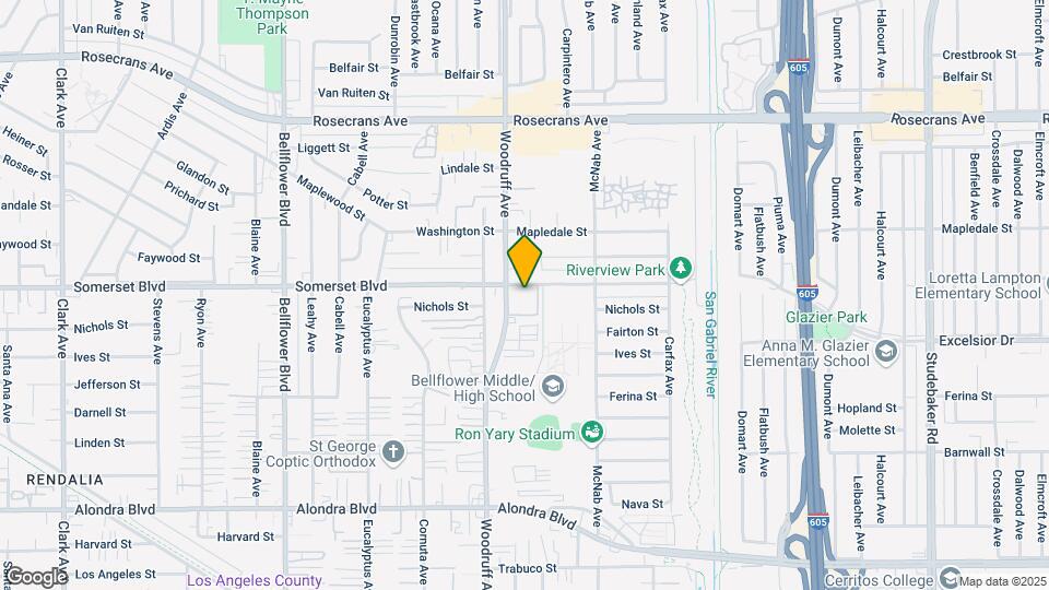 15120 Woodruff Ave Mapa y Detalles de la Ubicación