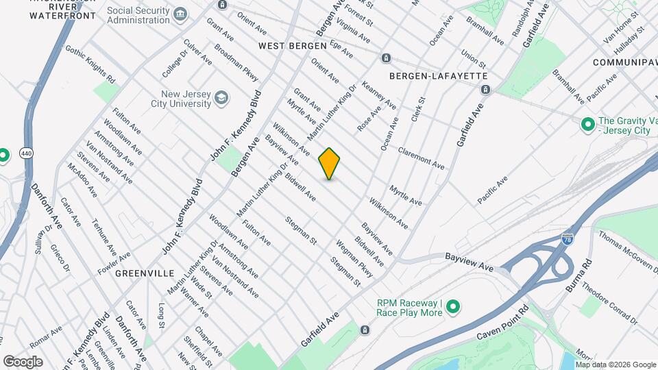 132 Bayview Ave Map and Location Details