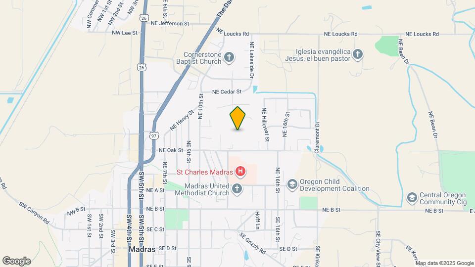 410 NE Oak St Map and Location Details