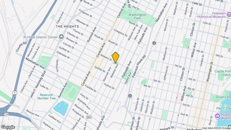 213 Webster Ave Map and Location Details