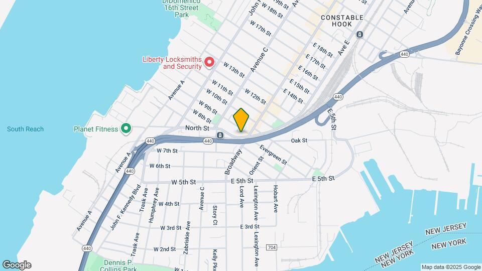 9 W 8th St Map and Location Details