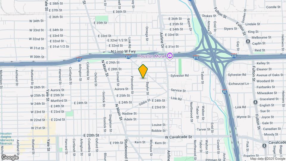 1013 E 26th St Map and Location Details