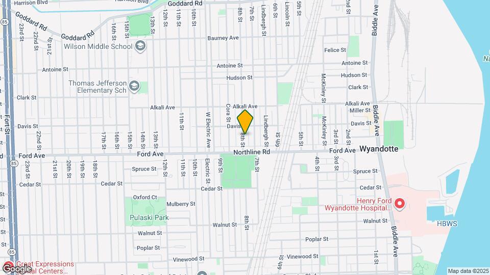 1847 8th St Map and Location Details