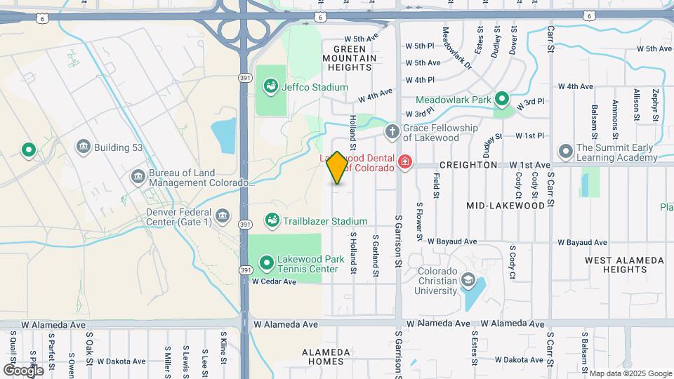 30 S Hoyt St Map and Location Details