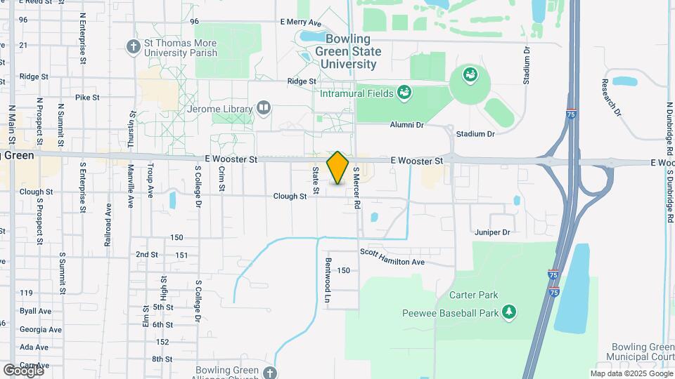 University Courts Apartments Mapa y Detalles de la Ubicación