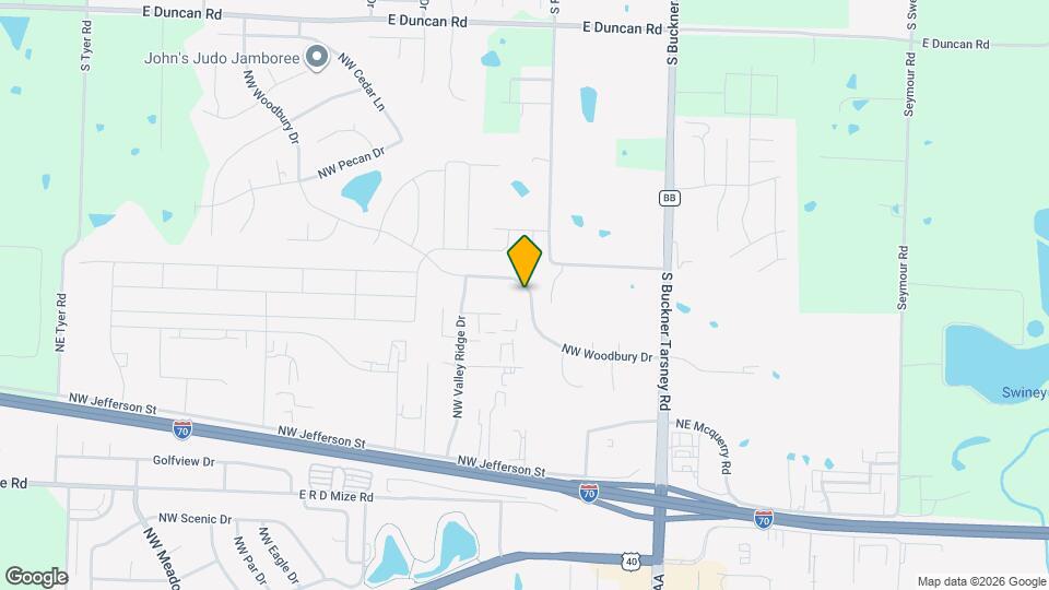 409 NW Woodbury Dr Map and Location Details