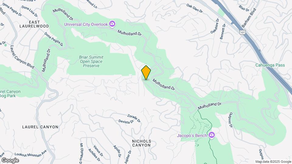 2872 Nichols Canyon Rd Map and Location Details