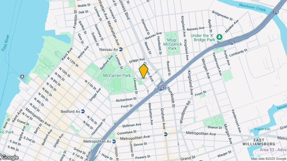 470 Manhattan Map and Location Details