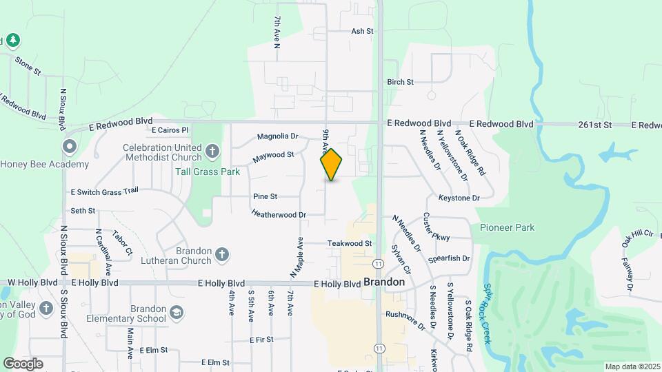 Spacious 3-bedroom, 1-bathroom apartment Map and Location Details