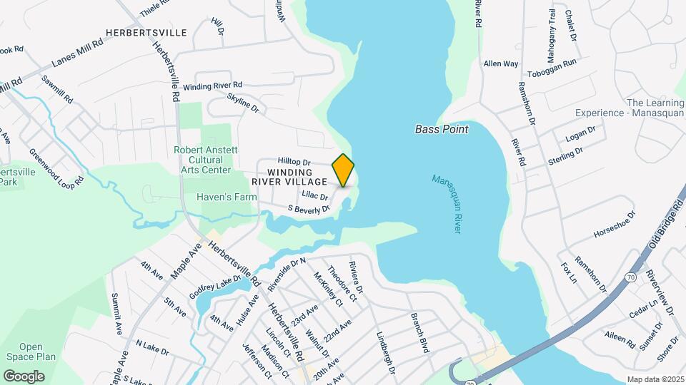 124 S Beverly Dr Map and Location Details