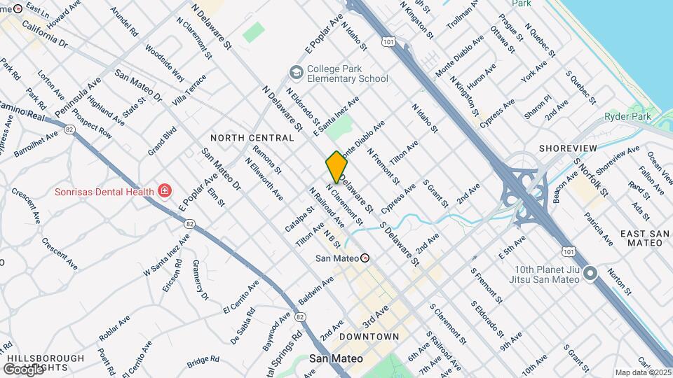 126 N Claremont St Mapa y Detalles de la Ubicación
