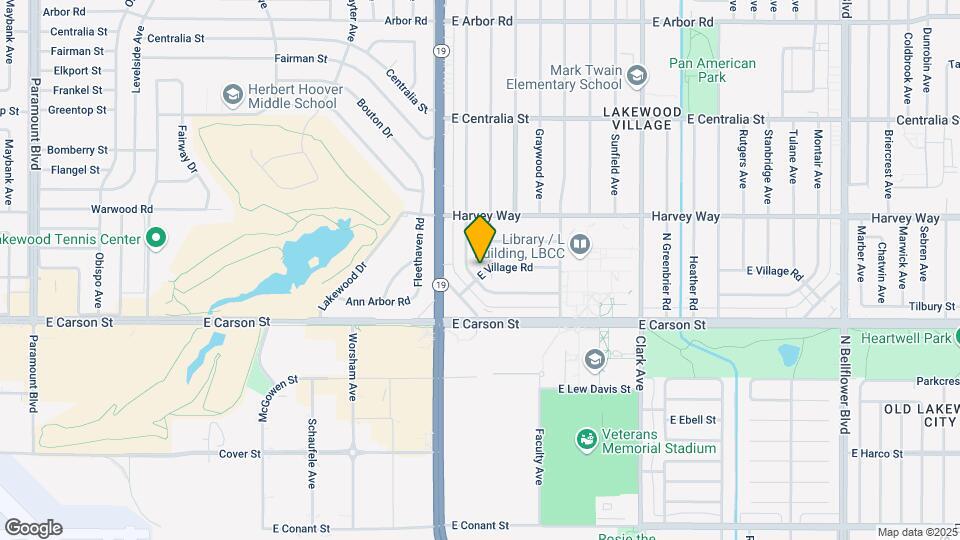 4435-4439 E Village Rd Mapa y Detalles de la Ubicación